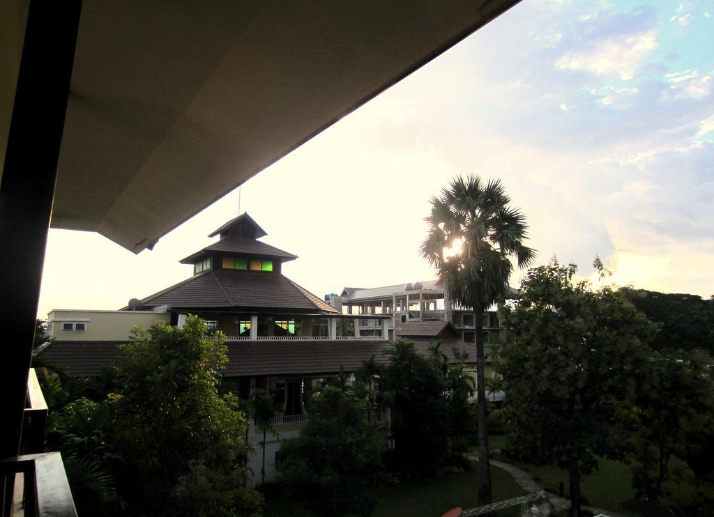 Mountain Creek Wellness Resort Chiangmai Chiang Mai Bagian luar foto